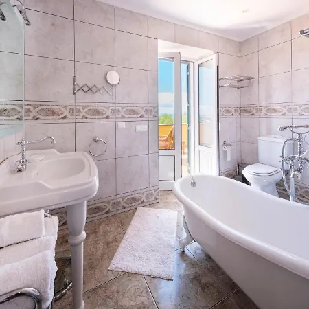 Ourmadeira - Quinta Girassol, Countryside Farmhouse Villa *